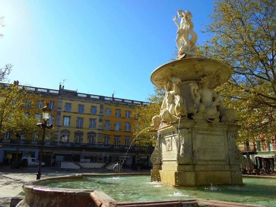 Bel Appartement Avec Cour Au Coeur De La Bastide Каркассонн Екстер'єр фото